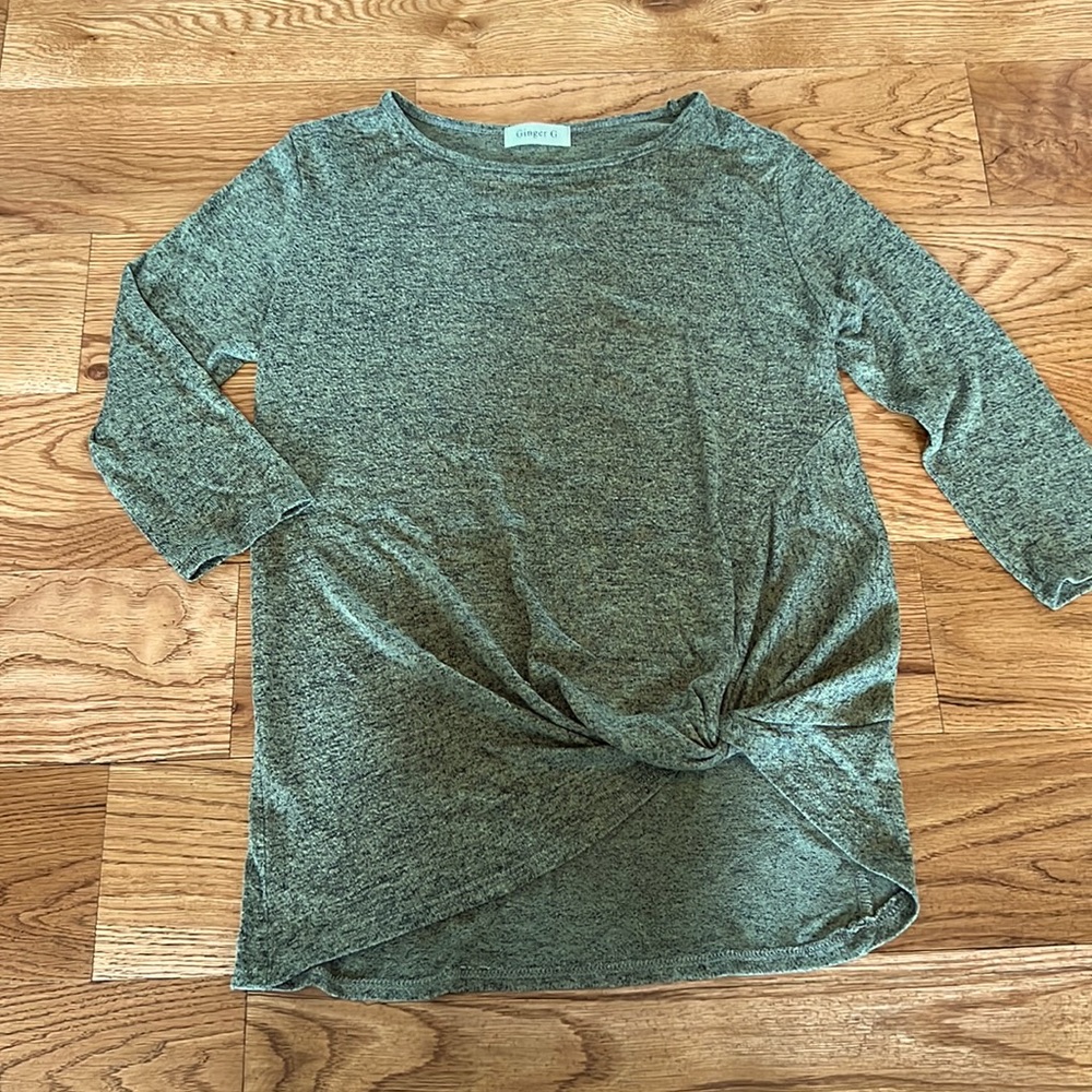 Green light-weight sweater with front knot detail, girls Xl